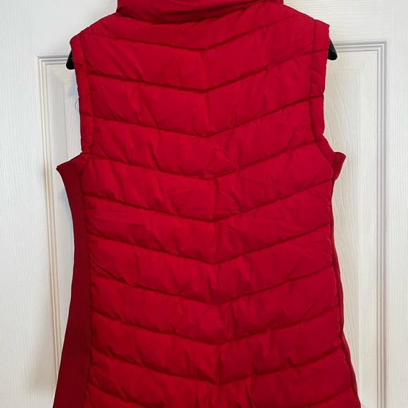 Red vest size S - Picture 2 of 4